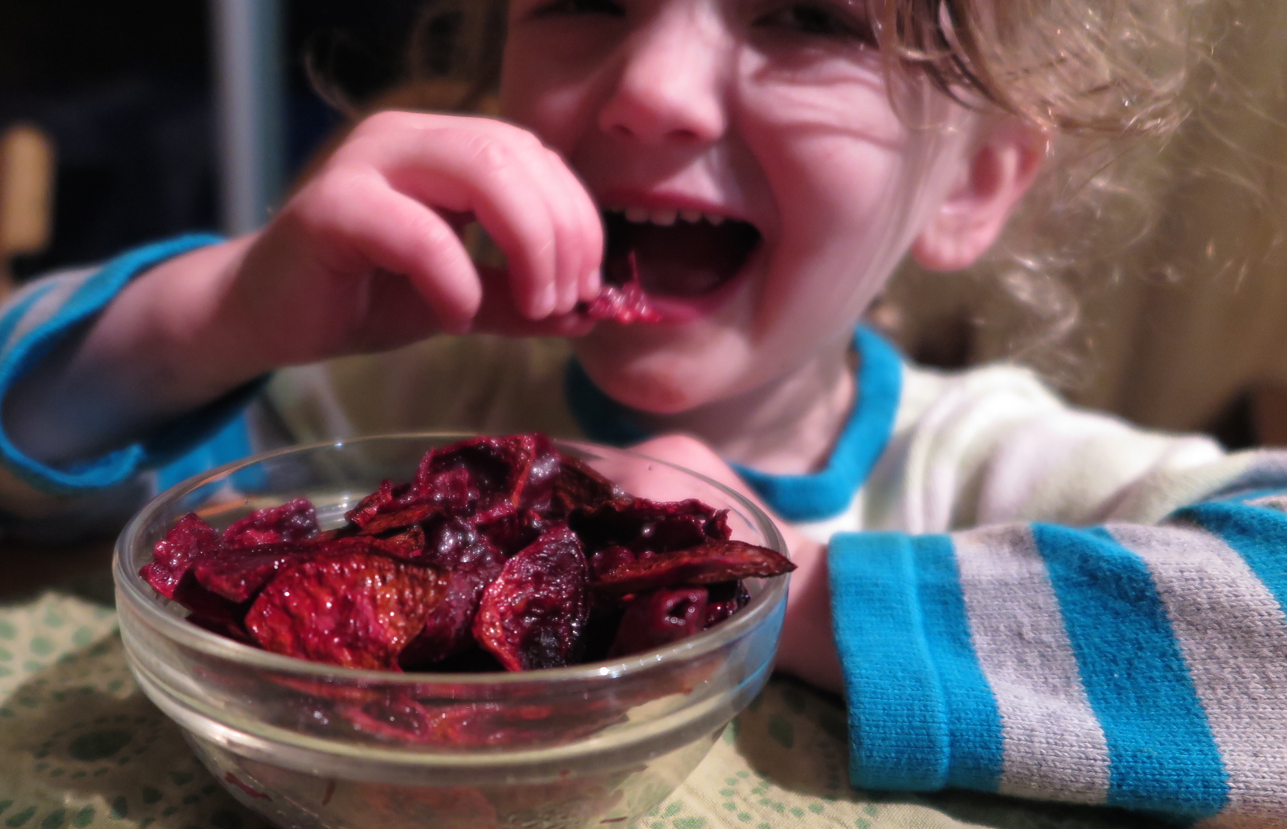 Tasty beet chips